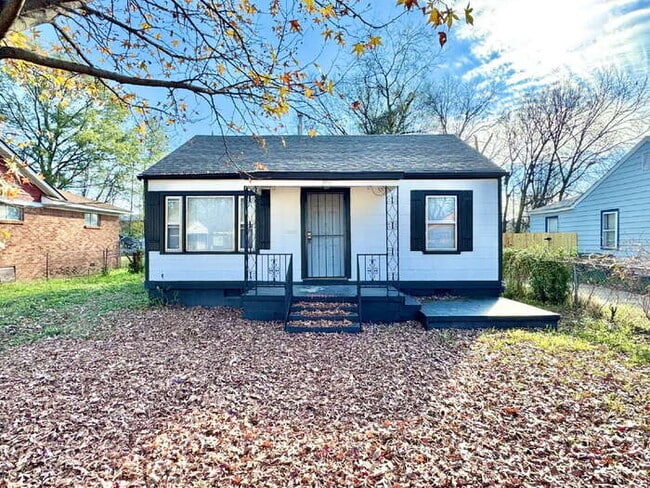 Building Photo - 2071 Hubert Ave