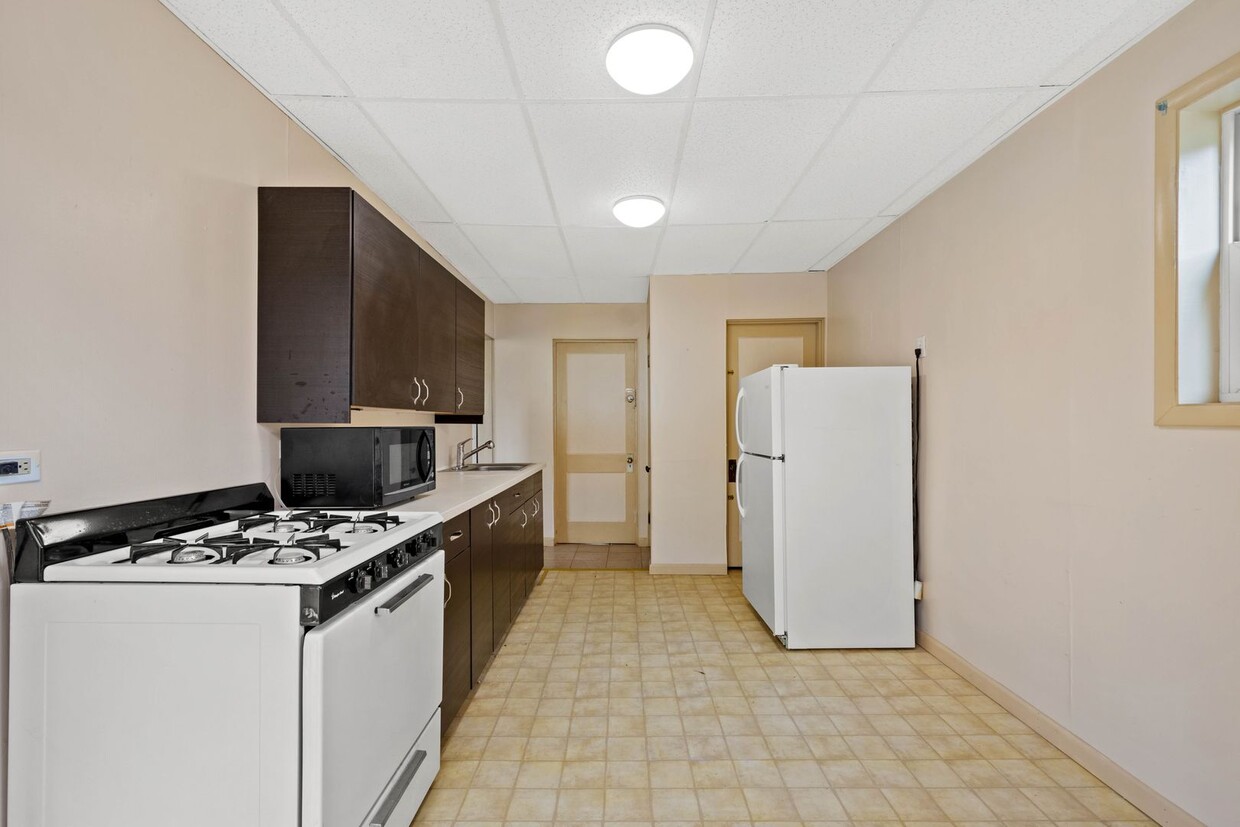 Photo - 133 Glenmore Ave