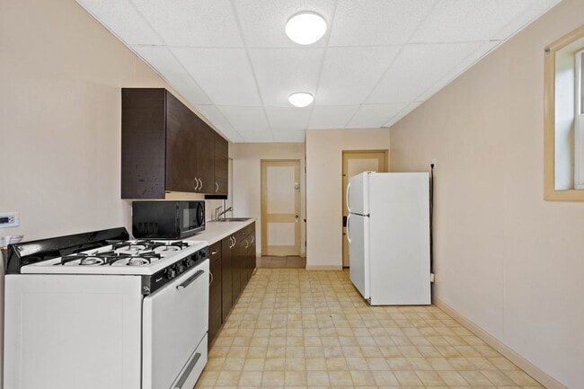 Photo - 133 Glenmore Ave Apartment Unit 133 Glenmore Ave #1