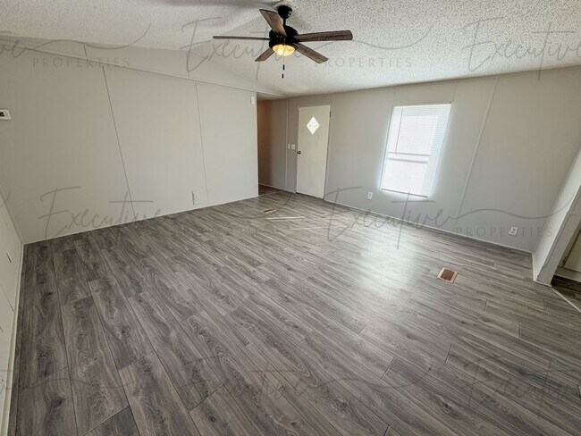 Photo - 625 N. Claiborne Street Unidad 3