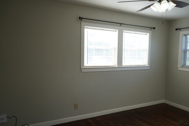 Photo - 3008 47th St