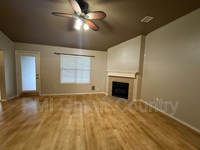 Photo - 3525 E Aurora St