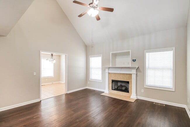 Photo - 3418 Leslie Ln