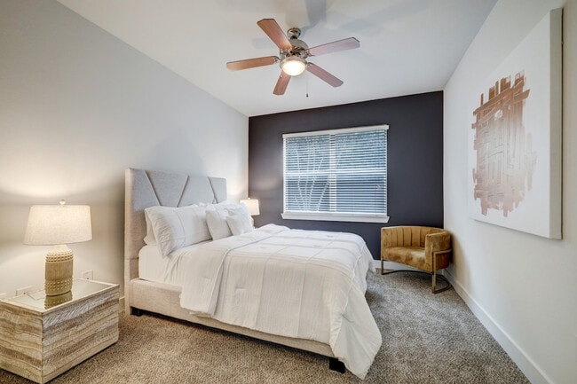 Building Photo - 2221 W Dallas St Unit GO FL1-ID1028903P