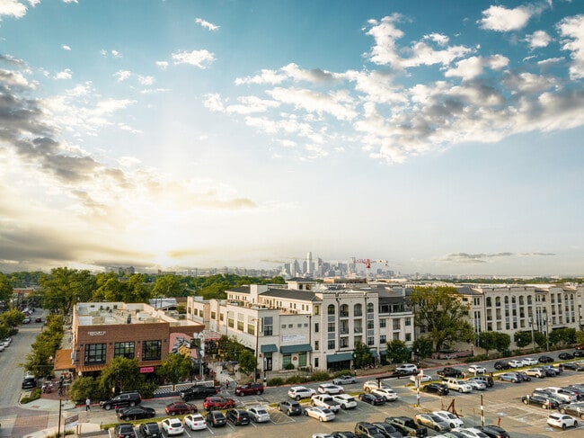 In the heart of Bishop Arts - Bishop North