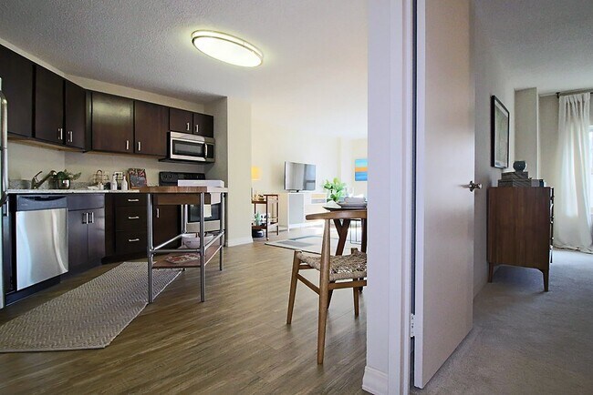 32 W Chestnut St Unit 4