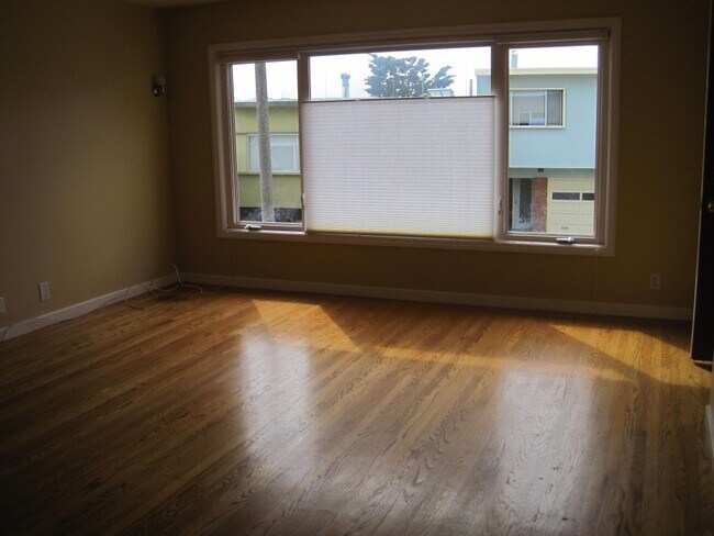 Photo - 136 Molimo Dr