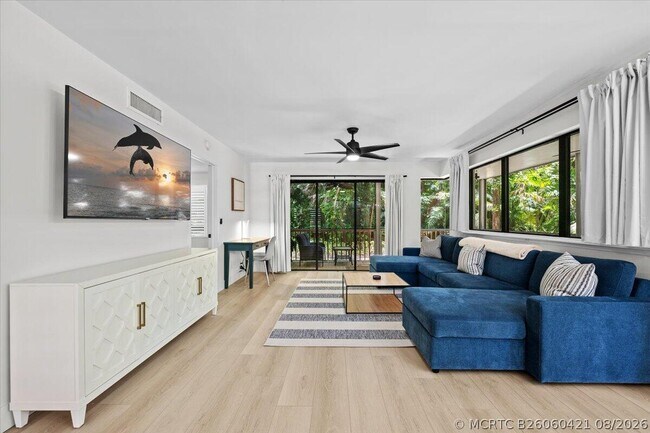 Photo - 221 Brackenwood Terrace