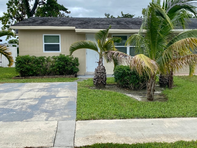 Building Photo - 2608 NW 65th Ave Rental