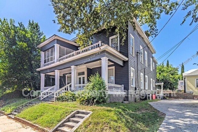 Photo - 1166 Bond St