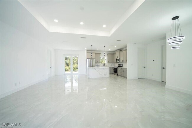 Photo - 3005 52nd St W