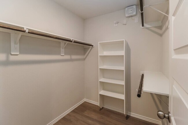 Photo - 10707 Sunlit St