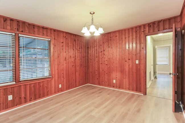 Photo - 624 26th Ave NW