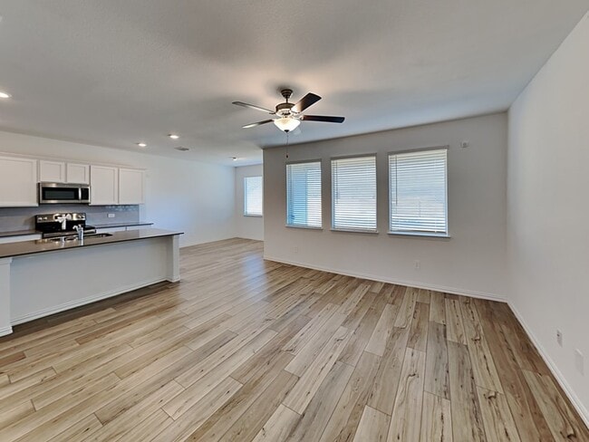 Photo - 6928 Falconer Way