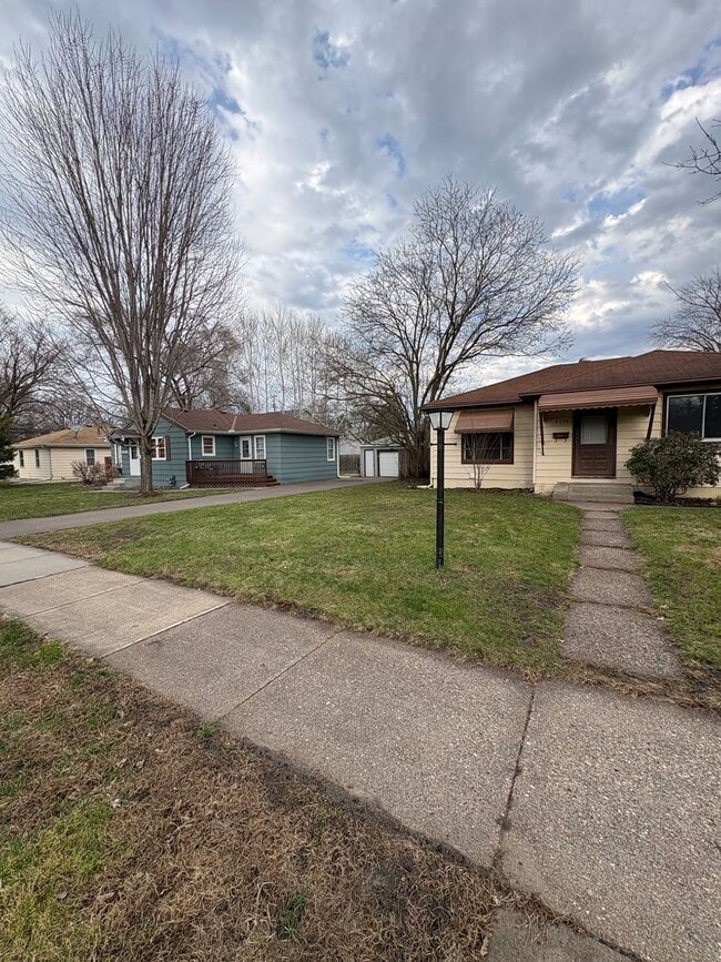 Photo - 4534 Zane Ave N