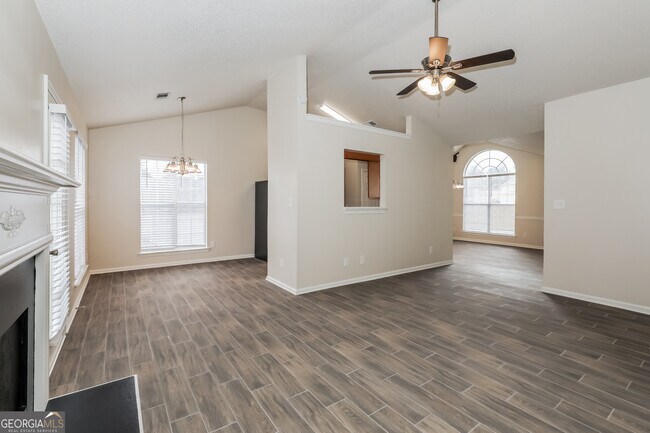 Photo - 7434 Chad's Cir