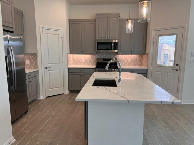 Photo - 126 W Coralburst Lp