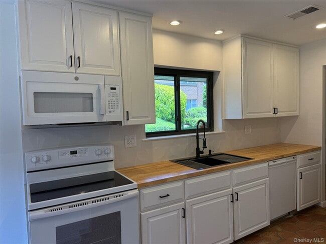 Photo - 15 Old Field Unit 15