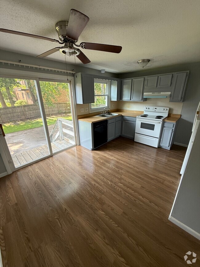 Building Photo - 152 Walnut St Unit 154 Rental