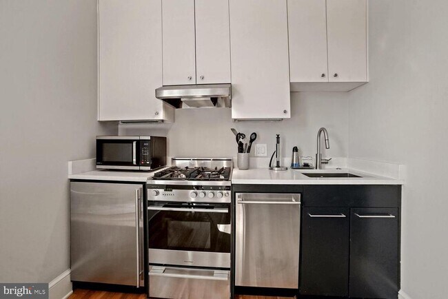 Photo - 3348 Prospect St NW