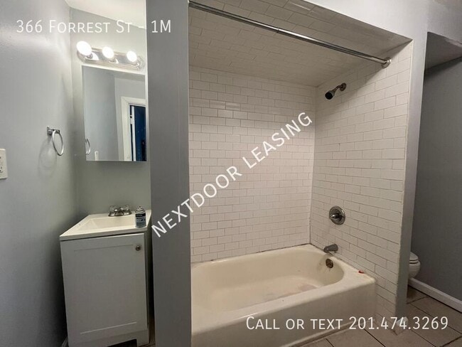 Photo - 366 Forrest St Unit 1M