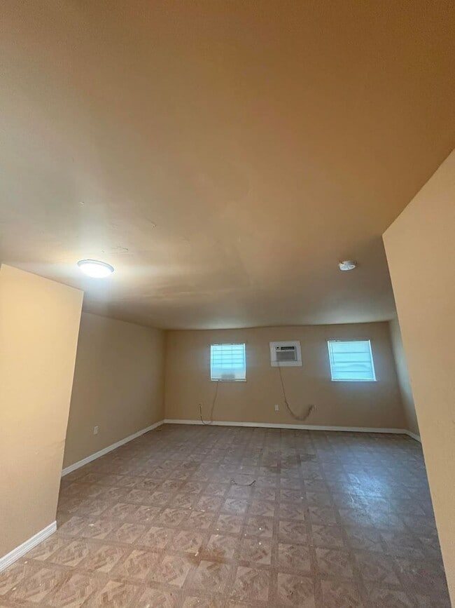 Photo - 221/223/225/227 Maria Street Unidad 225