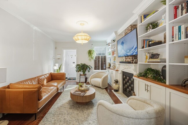 Photo - 135 Van Horne St