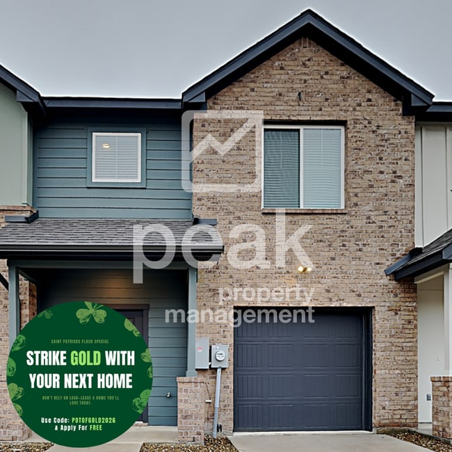 Building Photo - $1650 Beautiful 3 bed 3 bath townhome!