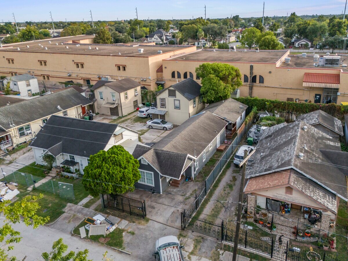 Photo - 6940 Avenue K Unidad B