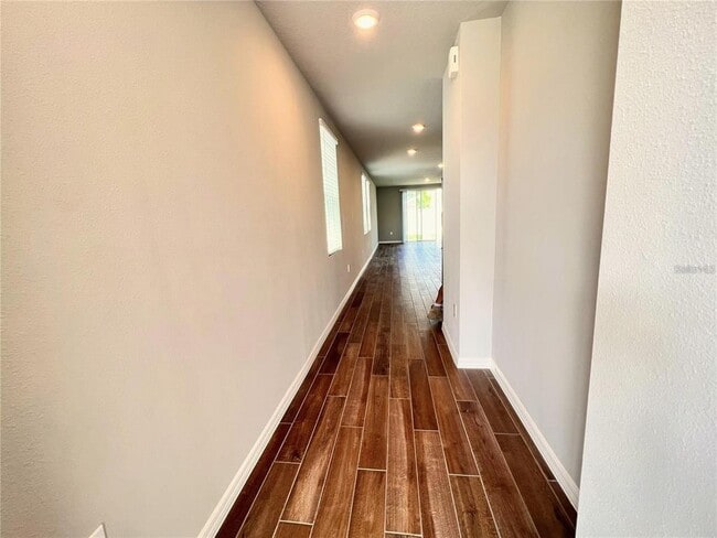 Photo - 981 Rivers Crossing St