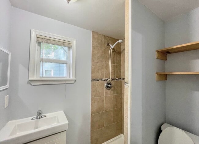 Photo - 1305 38th St Unit 1305 W 38th St  B