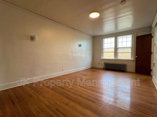 Photo - 310 5th St N