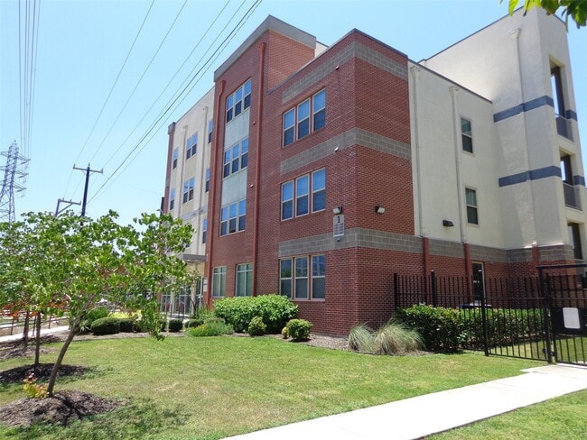 Photo - 703 N San Marcos