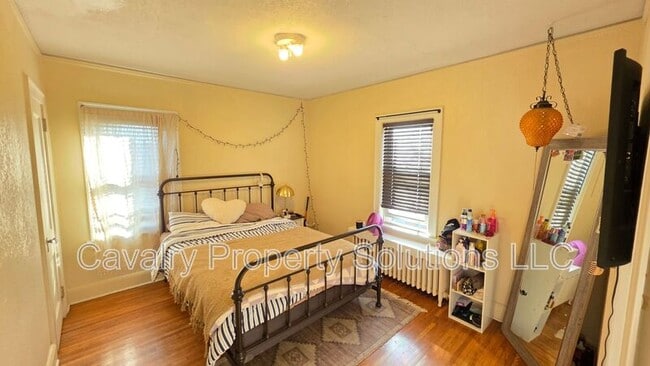 Photo - 602 N 10th Ave E