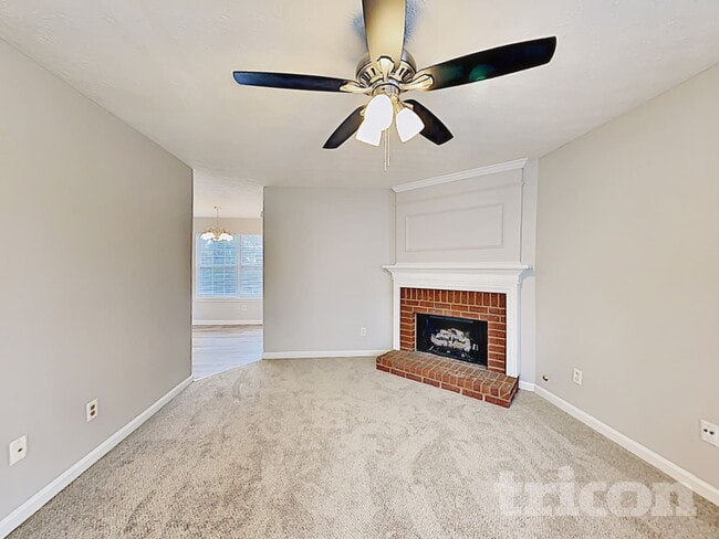 Photo - 872 Woodside Dr