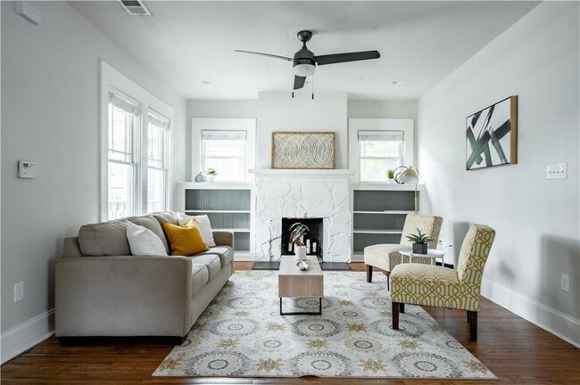 Photo - 875 Oakhill Ave SW