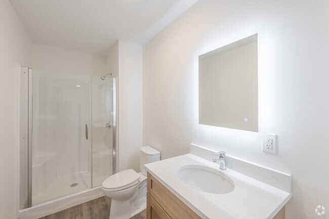 1 dormitorio, 1 baño - 650 pies cuadrados - Baño - 747 Pontiac Ave