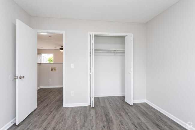 2BR, 1BA - 640SF 2B - Bedroom
