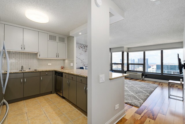 Photo - 30 E Huron St