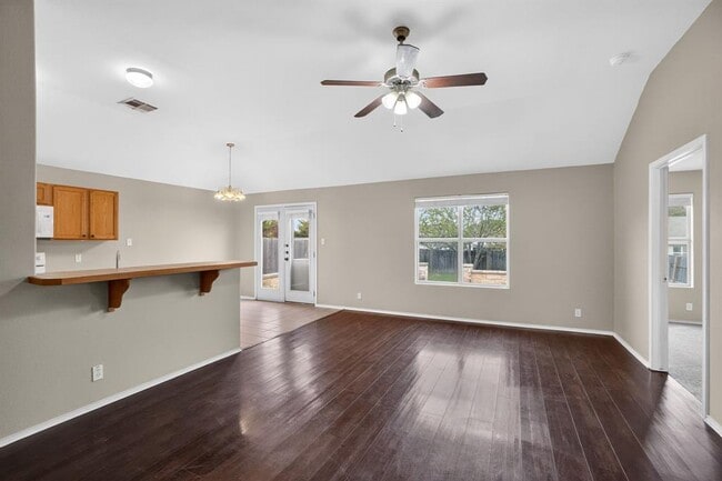 Photo - 113 Amber Ln