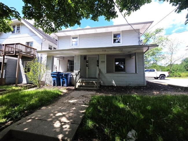 Photo - 1224 Pondview Ave
