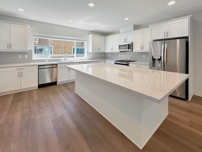 Photo - Luxury 4Bd/3.5Ba Smart Home in Gated Lake ...