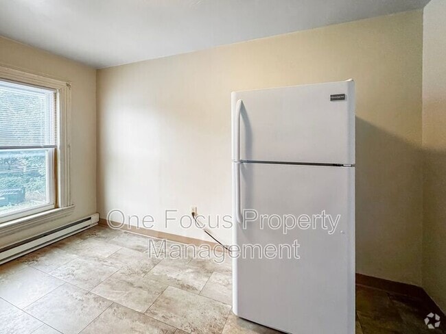 Building Photo - 639 Washington Blvd Unit #2 Rental