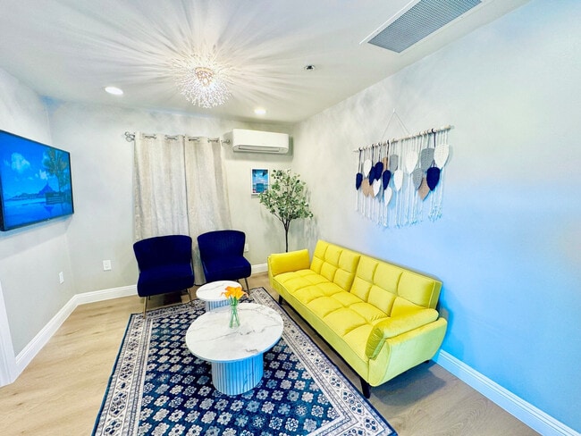 Photo - 3831 Rogers Rd Unidad ID1471796P