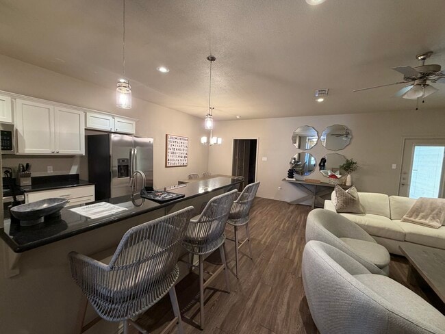 Photo - 2111 10th St