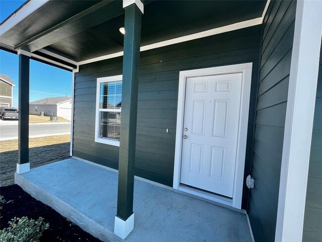 Photo - 2400 Fullmoon Dr