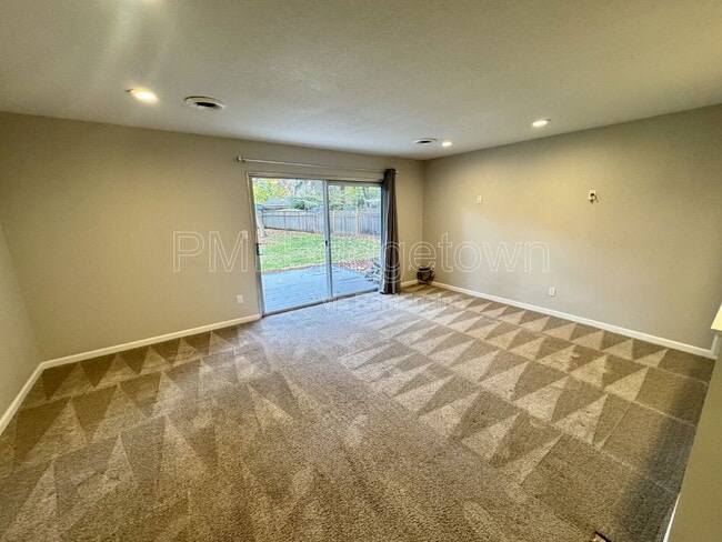 Photo - 435 SW Devon Ln