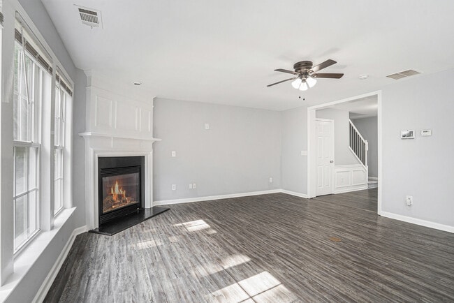 Photo - 3289 Saville St SW