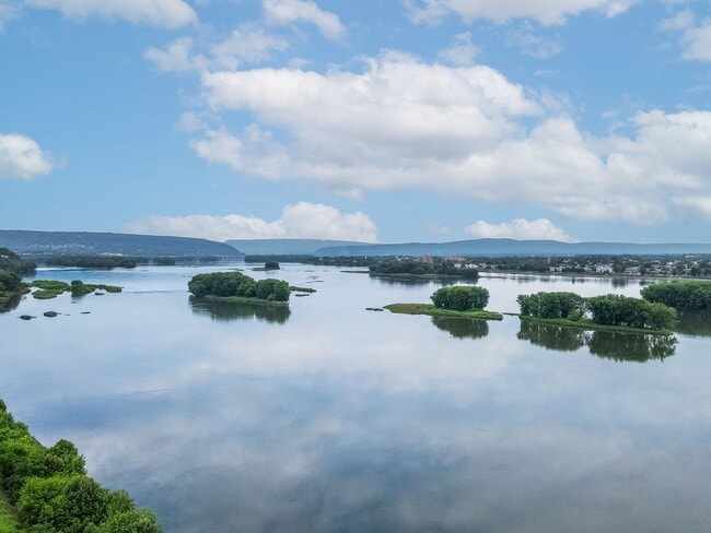 Photo - 608 N Front St