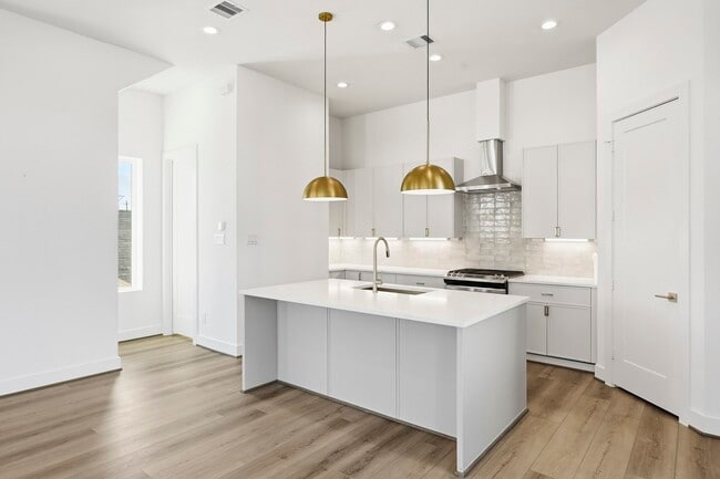 Building Photo - 3830 Wilmer St